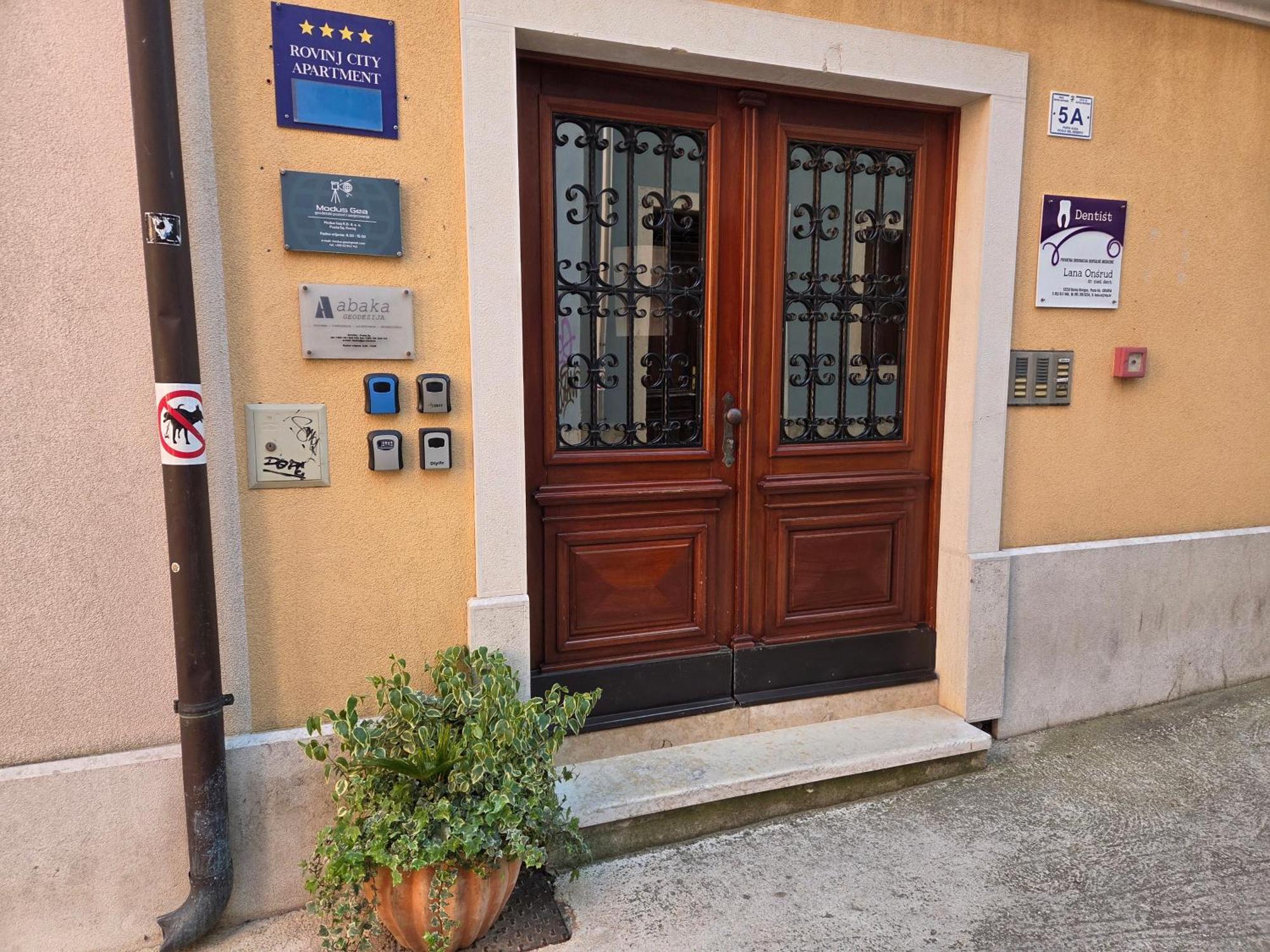 Rovinj City Apartment Exteriör bild